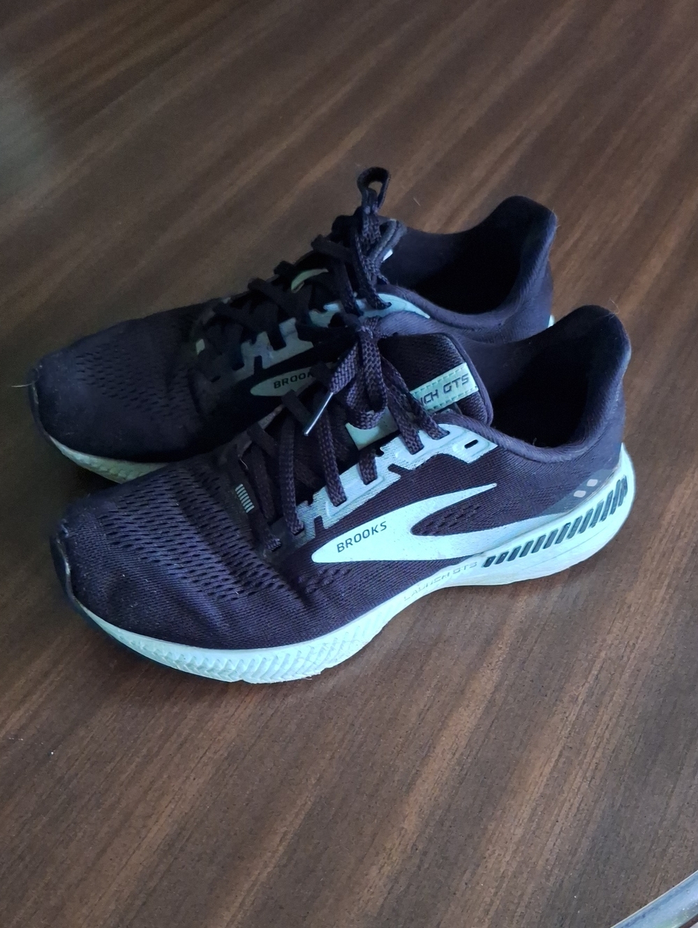 Brooks Running Shoes - Black With Ice Blue Accents